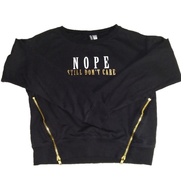 🟪H&M Women's xS black graphic sweater with gold zippers - Picture 1 of 5